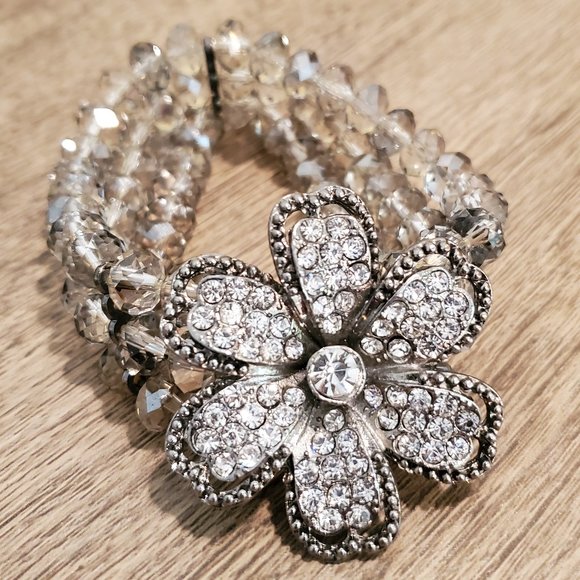 Vintage rhinestone three strand flower bracelet - Picture 2 of 4